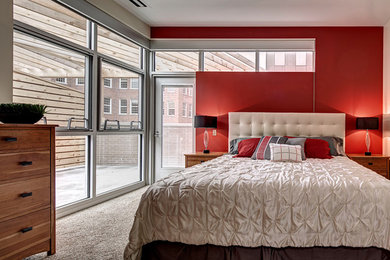 グランドラピッズにあるコンテンポラリースタイルのおしゃれな寝室のレイアウト