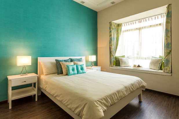 Contemporary Bedroom by Interior Design Journey Pte Ltd