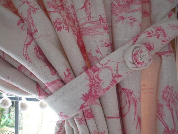 カントリー 寝室 by Country House Curtains