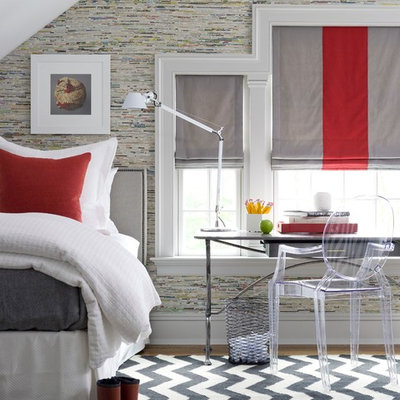 Small trendy guest carpeted and black floor bedroom photo in Dallas with multicolored walls