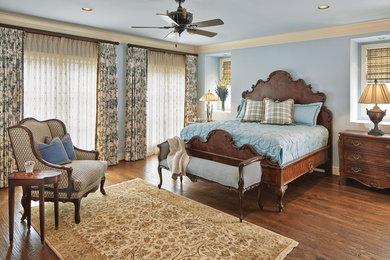 Inspiration for a timeless bedroom remodel in Dallas