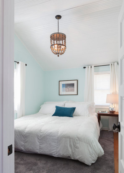 Beach Style Bedroom by Ryan Hainey Photography LLC.