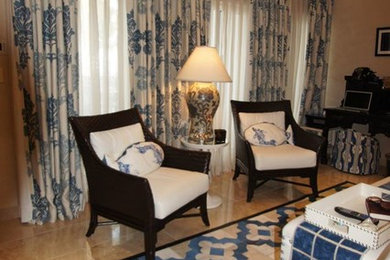 ダラスにある地中海スタイルのおしゃれな寝室のレイアウト