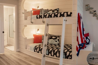 ヒューストンにあるビーチスタイルのおしゃれな寝室のインテリア