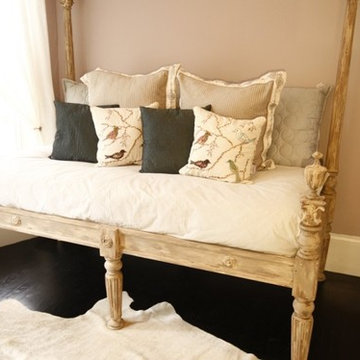 Dainty Day Bed