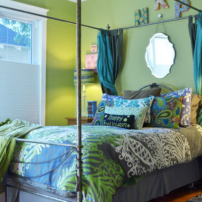 Bedroom - traditional bedroom idea in Dallas with green walls