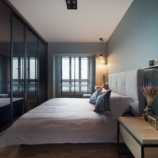 This is an example of a contemporary bedroom in Singapore.