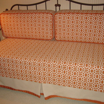 Daybed with Cushions, Coverlet and Bedskirt