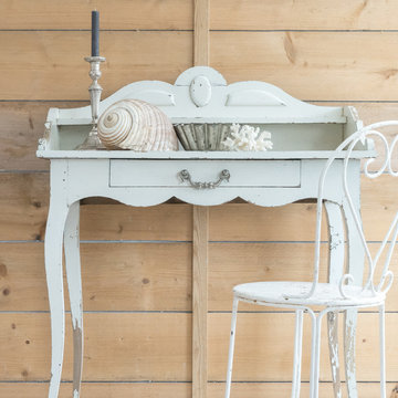 DECORATIVE FRENCH WASH STAND TABLE