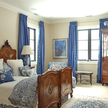 Delft blue guest bedroom