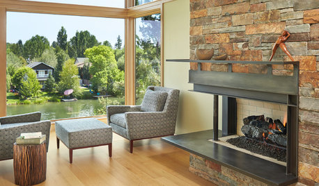 Houzz Tour: Contemporary Oregon Home Connects With Life on the River