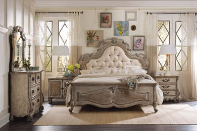 Inspiration for a timeless bedroom remodel in Sacramento