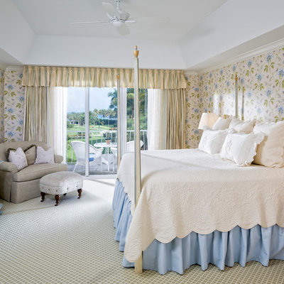 Inspiration for a timeless guest carpeted bedroom remodel in Miami with multicolored walls