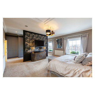 Luxurious penthouse apartment with breathtaking city views at night ...