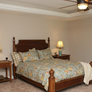 Example of a classic bedroom design in Minneapolis