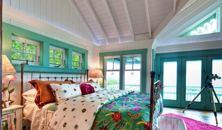 Accent a Room With Colorful Trim