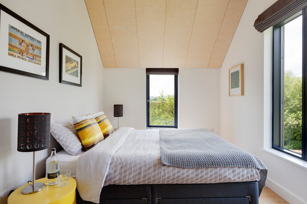 Contemporary Bedroom by Penton Architects Ltd
