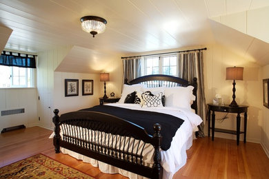 Bedroom - traditional bedroom idea in Seattle