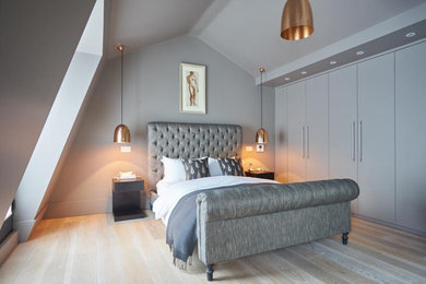This is an example of a contemporary bedroom in London.