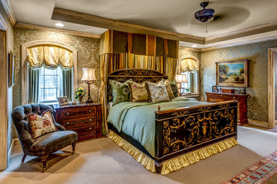 Inspiration for a traditional bedroom in Cincinnati with carpet and no fireplace.