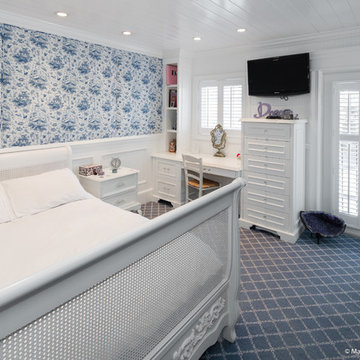 Filmmaker Interprets Luxury Yacht Interior in a 3-BR Home