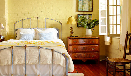 Set the Mood: 4 Colors for a Cozy Bedroom