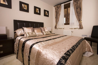 マラガにあるコンテンポラリースタイルのおしゃれな寝室のインテリア