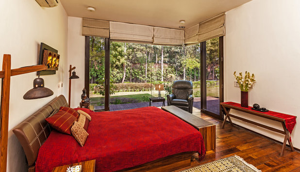 Contemporary Bedroom by Kumar Moorthy & Associates