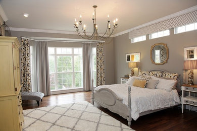 Example of an eclectic bedroom design in St Louis