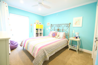 Cottage chic bedroom photo in Philadelphia