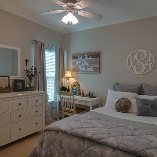 Bedroom - mid-sized shabby-chic style bedroom idea in Nashville