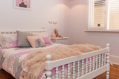 アデレードにあるコンテンポラリースタイルのおしゃれな寝室のレイアウト