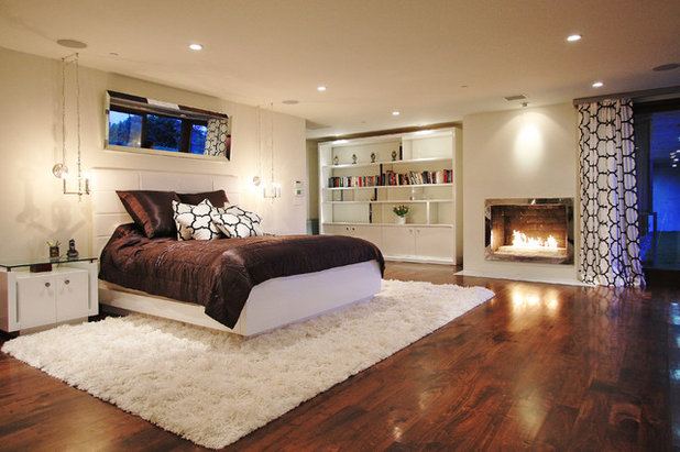 Contemporary Bedroom by Globus Builder