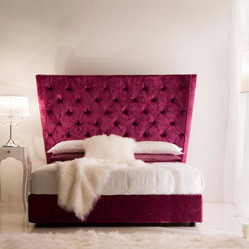 Gorgeous high-backed Butterfly Bed by Moda in Pink
