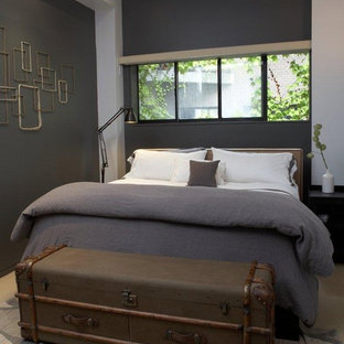Diseño de dormitorio bohemio con paredes grises