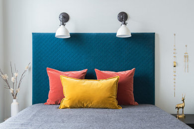 Inspiration för ett litet vintage gästrum, med blå väggar, heltäckningsmatta och beiget golv