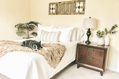 Inspiration for a mid-sized shabby-chic style bedroom remodel in Philadelphia