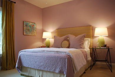 シャーロットにあるトラディショナルスタイルのおしゃれな寝室のインテリア