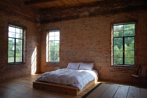 Industrial Bedroom by STUDIO.BNA architects