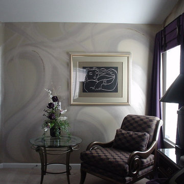 Hand-painted Platinum Wall Pattern with Mica Chips