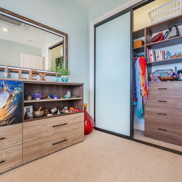 Hawaii Home features organized closets & Colorfuse printed cabinet doors