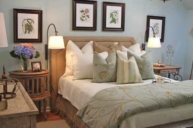 Example of a classic bedroom design in Atlanta