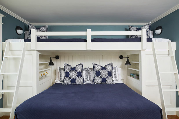 Coastal Bedroom by Visbeen Architects