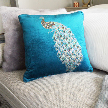 Hollywood Glam Master Bedroom: Decorative Pillows