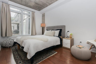 Example of a bedroom design in Montreal