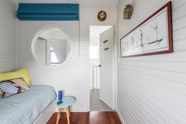 Coastal Bedroom by Into interior design