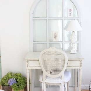 Immagine di una camera da letto stile shabby