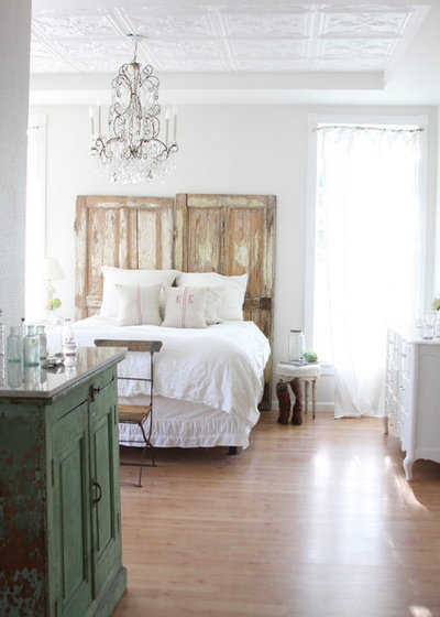 Shabby-chic Style Bedroom by Dreamy Whites