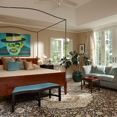 Bedroom - traditional bedroom idea in Chicago with beige walls