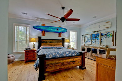 Источник вдохновения для домашнего уюта: спальня в морском стиле